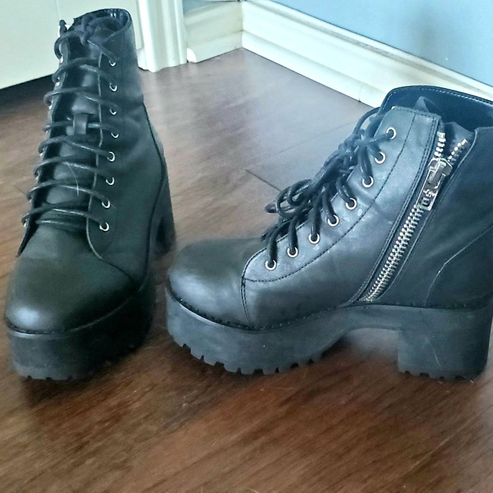 Platform booties- size 6, gently used